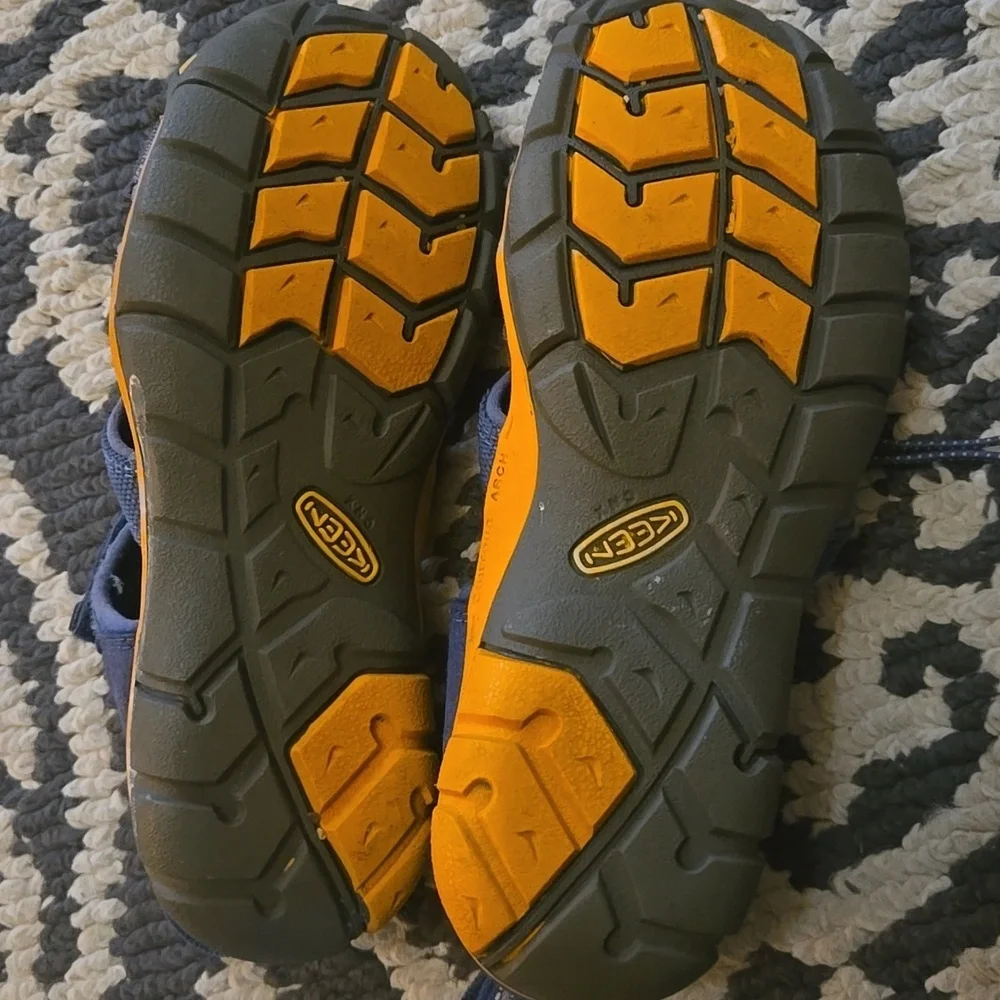 Keen Kids Navy and Yellow Sandals - Picture 4 of 4